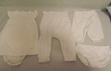 Set  in weiss  Vier Teile  12