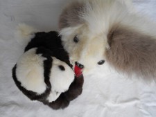 2 Echtfell Stofftiere Hund aus