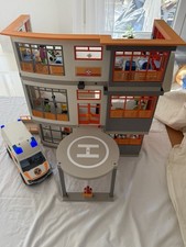 Playmobil Kinderklinik 6657 + Extra Stock Und Krankenwagen m. Beleichtung/Sirene