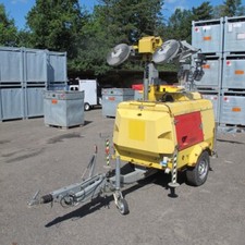 Tower Light Hybrid LED Lichtanlage Lichtgiraffe Flutlichtanlage