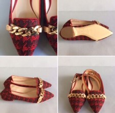 spitze tänzerin mit kette