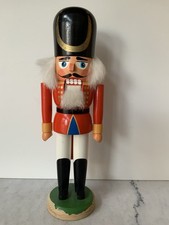 alter  großer Nussknacker