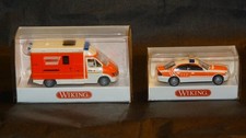 Wiking 1:87 - 2 Feuerwehr / Rettungsdienst-Fahrzeuge - leuchtrot/weiß (Mercedes)