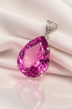 96 Kt Rosa Saphir Birne