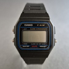 Kultige Casio F-91W Digitaluhr – Retro-Design & Alltagsfunktionen