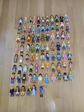 Viele Playmobil Figuren und