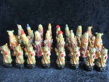 Schachfiguren aus China 32 Stück Dekoration König Bauer Dame Läufer Springer 