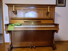 Klavier gebraucht von Carl A. Pfeiffer mit Kerzenhalter