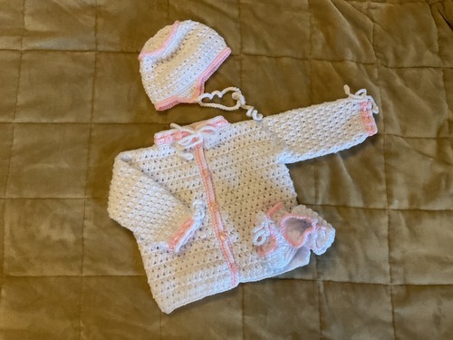 Handgehäkelte babygarnitur - handgehäkelte,
