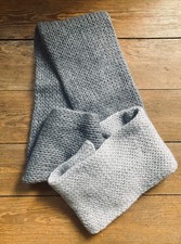 HANDMADE Großer, dicker Wollschal in zwei Grautönen - NEU