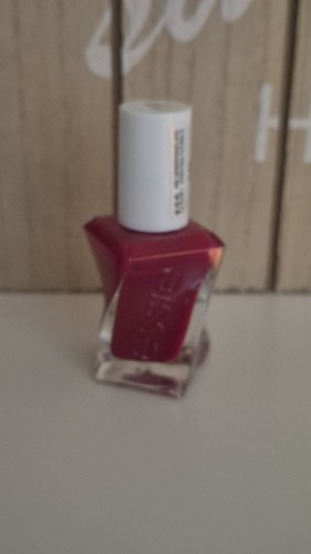 Essie bubbles only nail - essie,