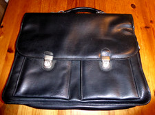 Leder Aktentasche Schwarz mit vielen Taschen zum Abschließen