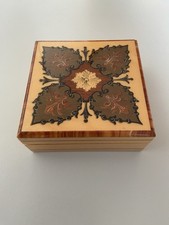 Holzkästchen mit Deckel