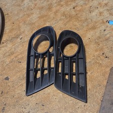 VW Golf  Plus Stoßstange Gitter  5M0853665C -666B