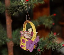 Seltenes Körbchen aus Kreppapier und Stoffblumen um 1920    (# 5761)
