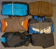 Skijacken Skihosen Konvolut 4 Jacken 5 Hosen 1 Rückenprotektor Ziener u.a.