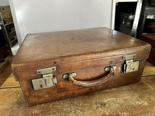 Antiker Vintage Lederkoffer um