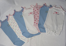 Baby 7x Bodys der Marke