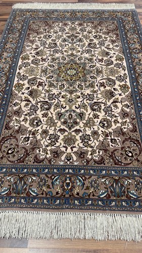 Isfahan 108 x - 108, |