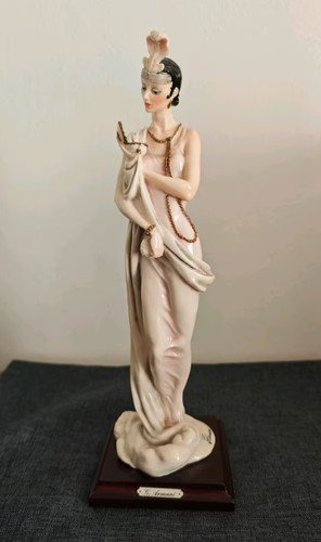 Giuseppe armani lady with - armani,