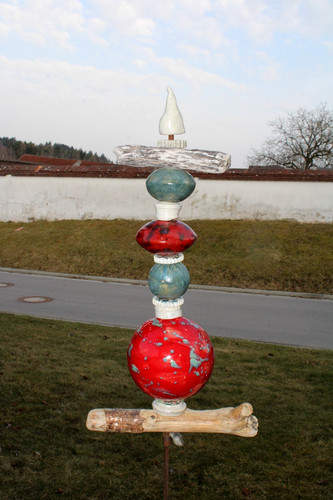 Stele handgetöpfert und