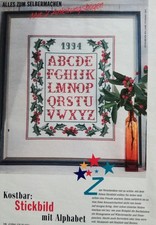 Stickvorlage Kreuzstich Stickbild mit Alphabet, Motiv Ilexblatt und Beeren