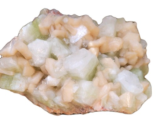 Grüner apophylit auf stilbit - grüner,