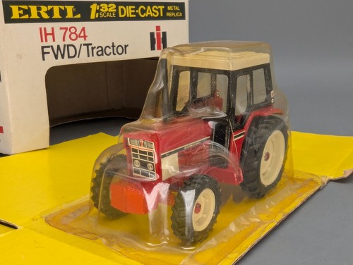 Traktor modell ertl - modell, 1:32