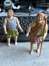 2 alte geschnitzte Krippenfiguren
