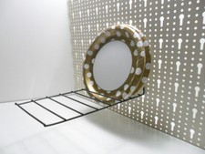 Regalteil, Tellerhalter für Rückwand-Lochwände z.B. Tegometall