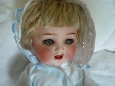 Alte Porzellankopfpuppe