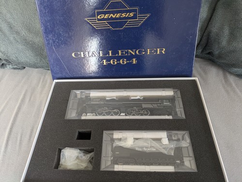 Athearn genesis challenger - athearn,