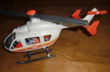 Playmobil Großer Rettungshubschrauber mit Pilot und Sanitäter