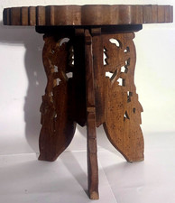 handgeschnitzter Holzhocker