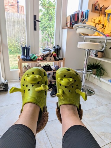 Selten crocs x dreamworks - crocs,