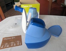 Tupperware Mahl-Chef,Käsereibe,Nüsse mahlen,Auffangbehälter+Deckel,hellblau,gebr