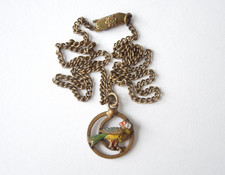 Kette Anhänger Antik Messing Emaille Vogel Motiv Schmuck um 1920/5,3 g/40 cm