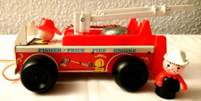 FISHER PRICE FIRE ENGINE -