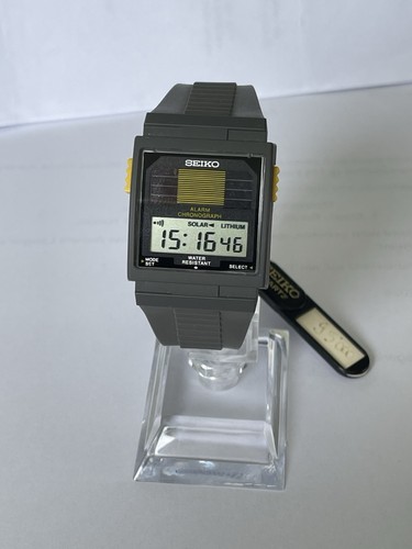 Seiko a944 400b lcd solar - seiko,