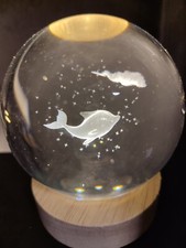 Glaskugel mit edlem holzsockel - glaskugel,