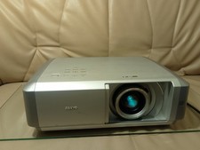 Sanyo PLV Z4 Beamer Heimkino HDTV Projektor HDMI