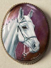Vintage Brosche Signatur Kyrillisch Pferd Handbemalt Miniaturmalerei Tier