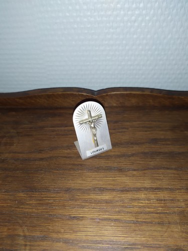 Altes metall stand kreuz - altes, altar
