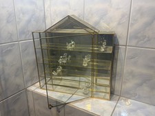 Elegante Glasvitrine mit