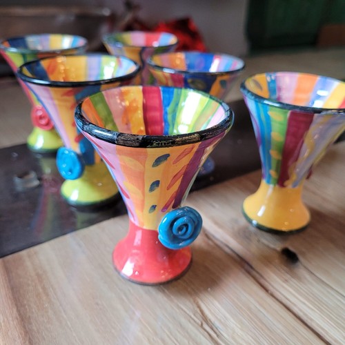 Eierbecher mit streifen und - eierbecher,
