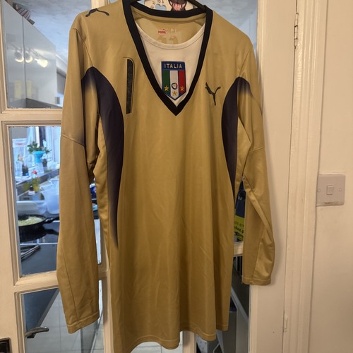 Super rare puma world cup - rare,