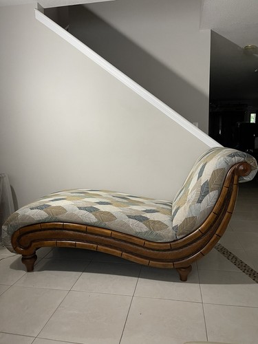 Modern chaise lounge