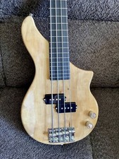 Fretless Shortscale Bass Tiny