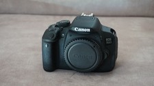Canon EOS 700D / Schwarz / Digitalkamera / mit 6200 Auslösungen 