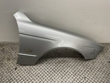 Kotflügel Rechts Halter